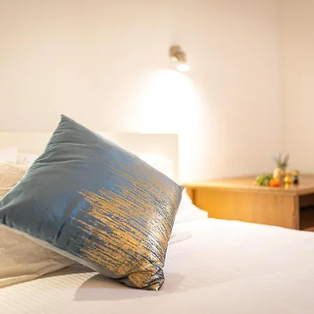 Apartman Private Terrace - Pool - Wifi